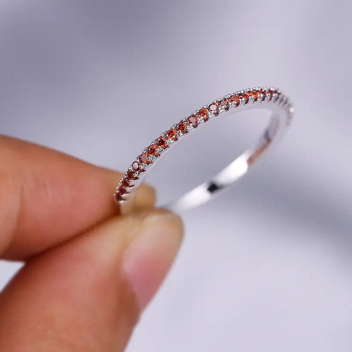 Anel Elegante de Rubi em Ouro Branco