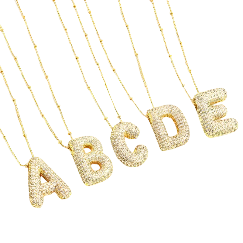 Colar com Letra em Ouro