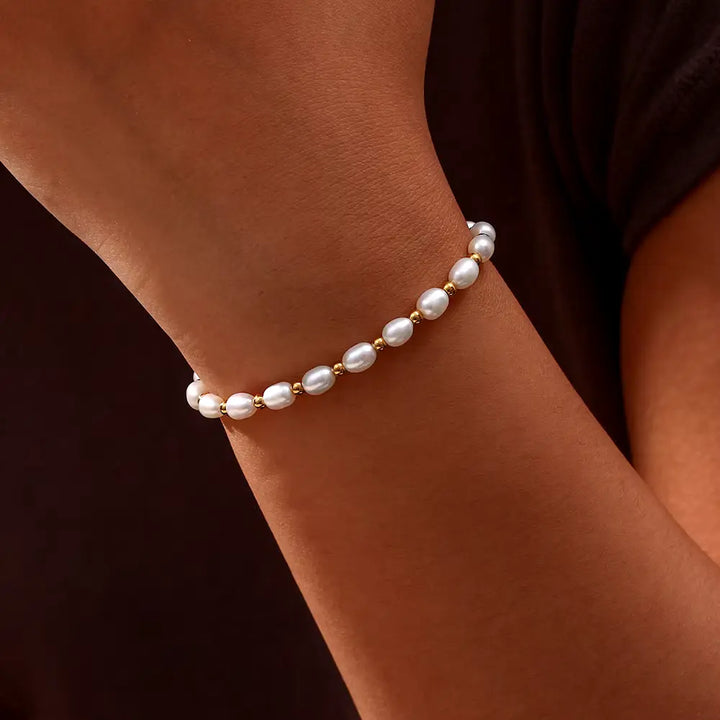 Pulseira Elegante de Pérolas e Ouro
