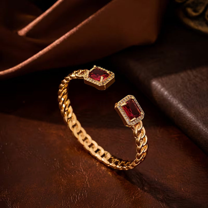 Pulseira de Cuff em Ouro Rubi Sofisticada