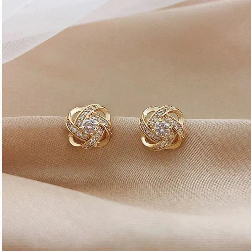 Brincos Elegantes de Prata com Flores