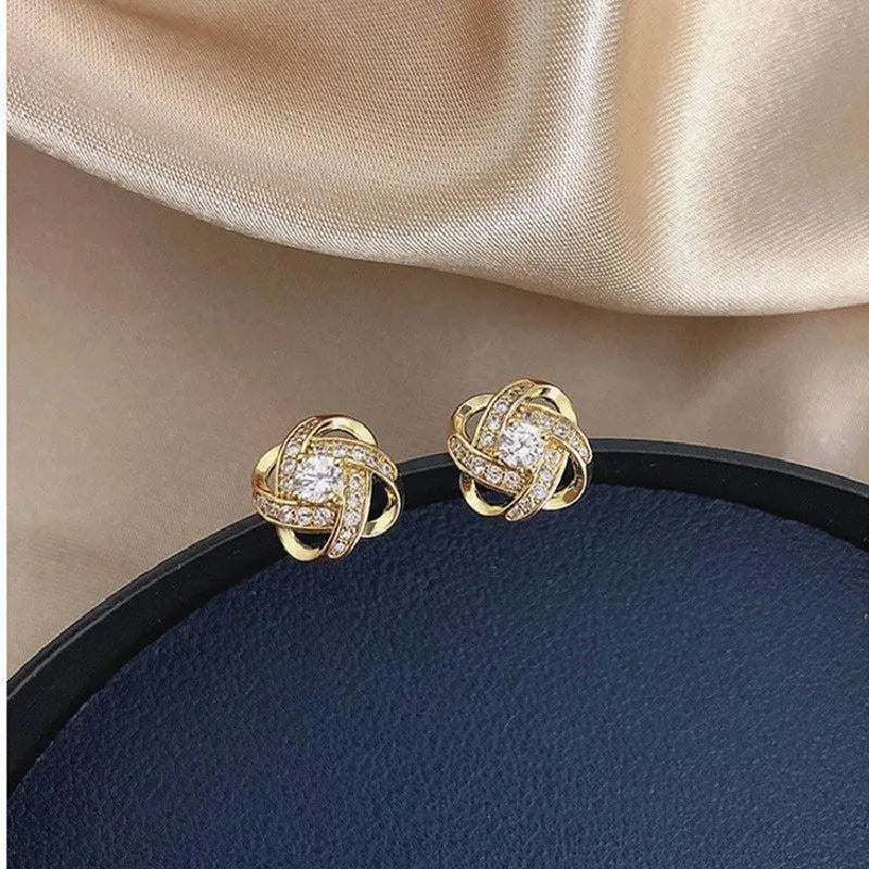 Brincos Elegantes de Prata com Flores