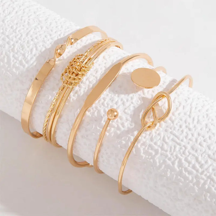 Conjunto de Pulseiras Douradas Estilosas