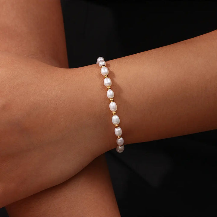 Pulseira Elegante de Pérolas e Ouro