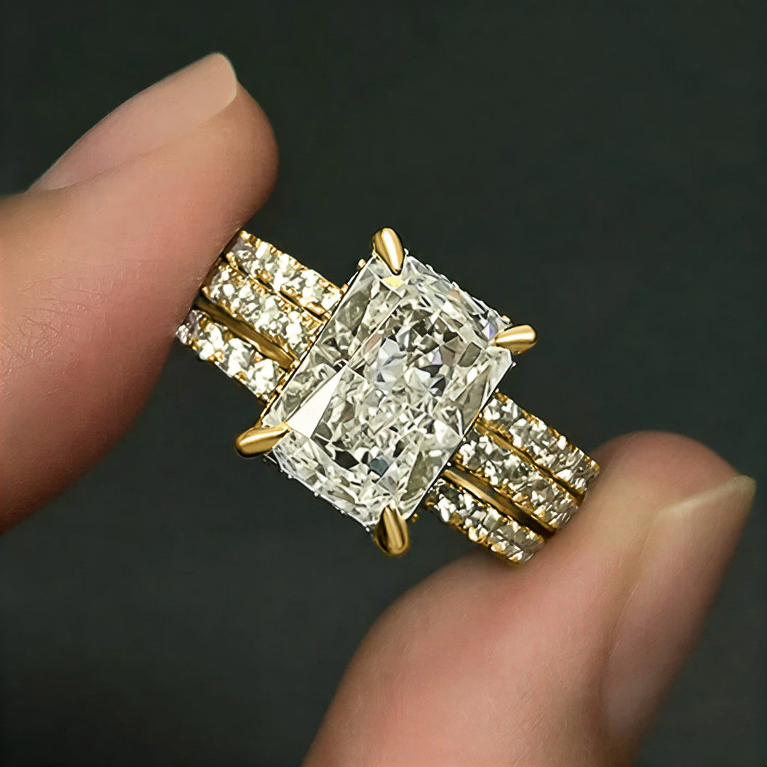 Anel de Ouro Luxuoso e Elegante
