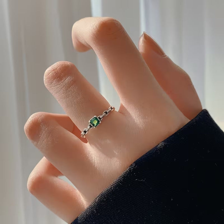 Anel de Cadeia de Zircônia Esmeralda Elegante