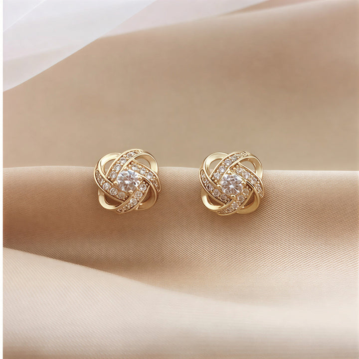 Brincos Elegantes de Prata com Flor
