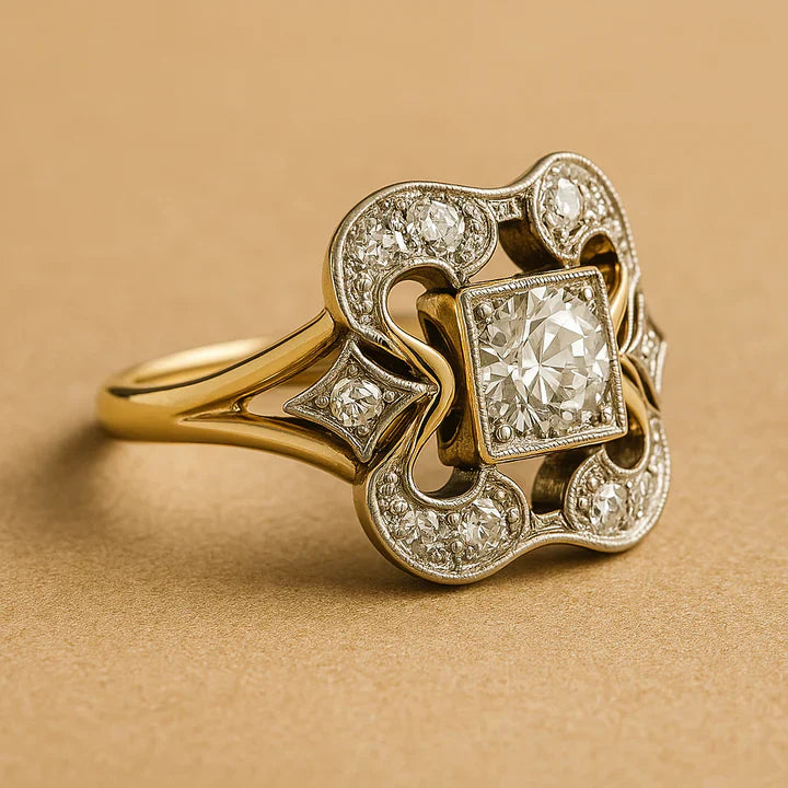 Anel de Ouro com Zircônia Vintage Elegante