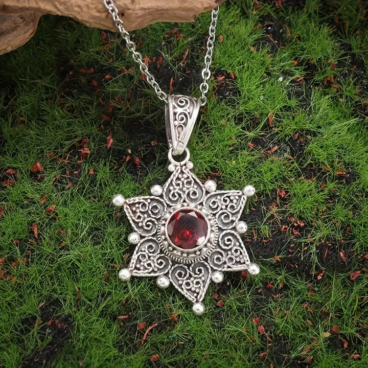 Colar Sofisticado de Rubi em Ouro Branco