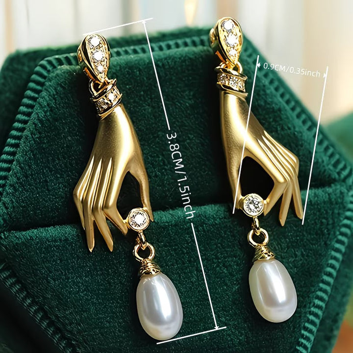 Brincos de Pérola com Design Elegante