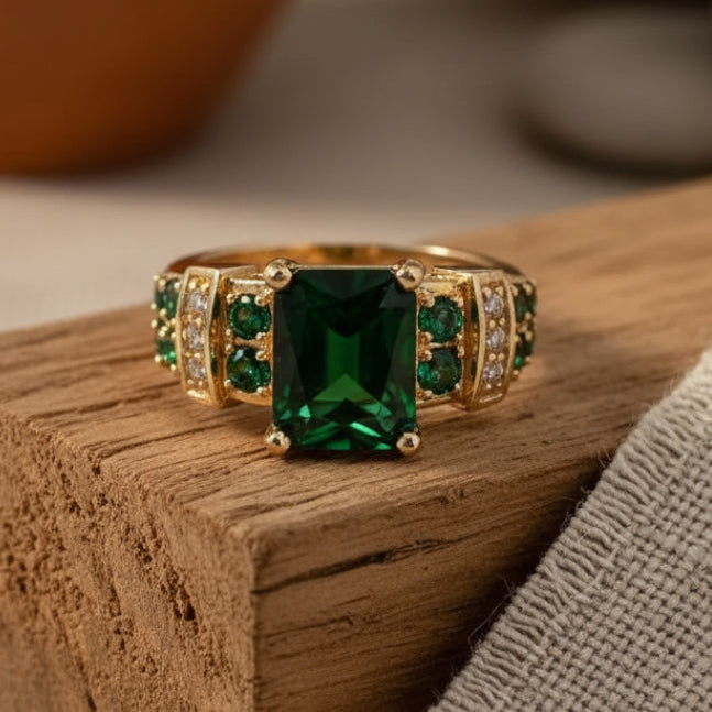 Anel de declaração Emerald Lafayette