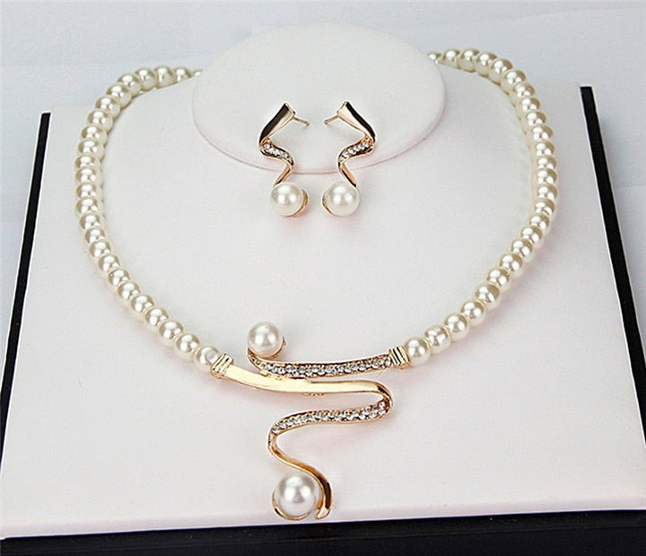 Conjunto de Colar e Brincos de Pérola Natural