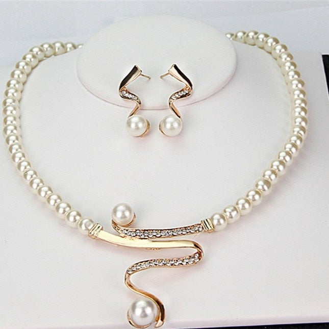 Conjunto de Colar e Brincos de Pérola Natural