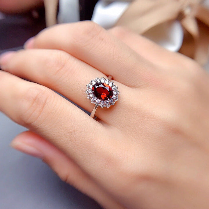 Conjunto de Gemas Vermelhas Profundas Elegantes em Ouro Branco