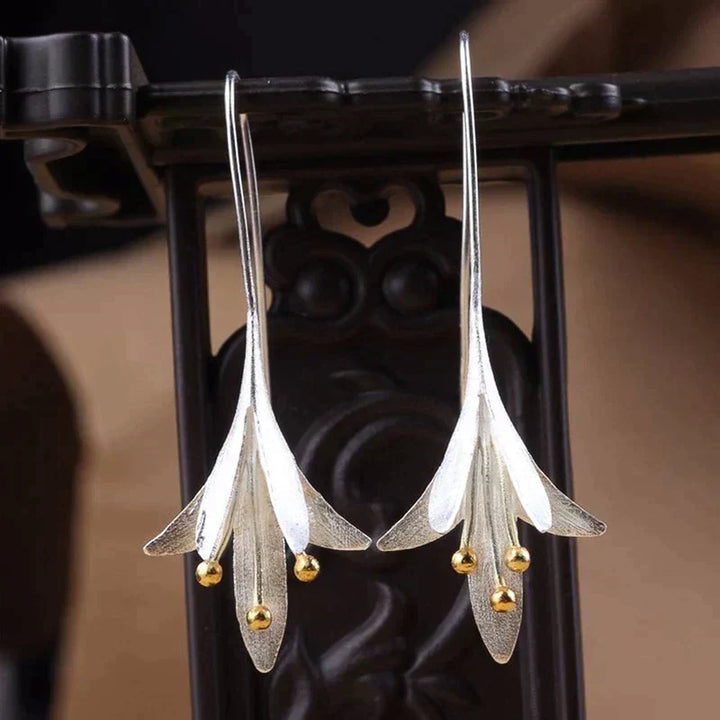 Brincos de Flor Prateada