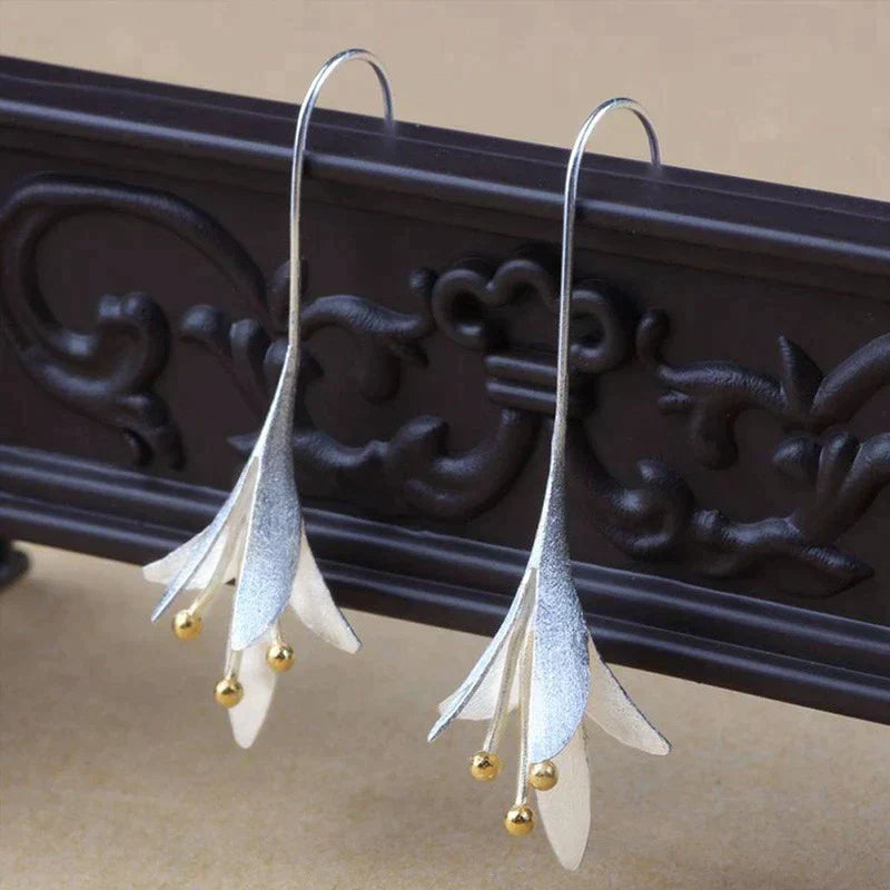 Brincos de Flor Prateada