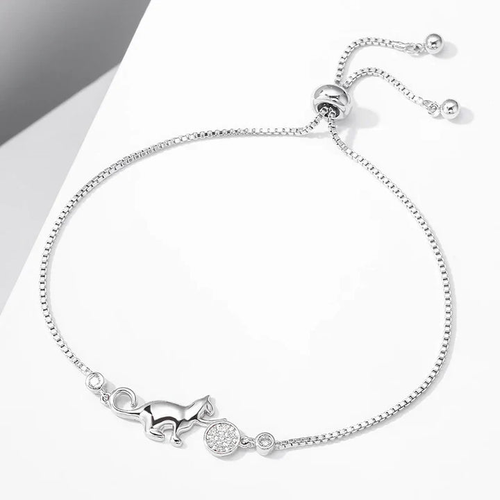 Pulseira de Gato Prateada Atemporal