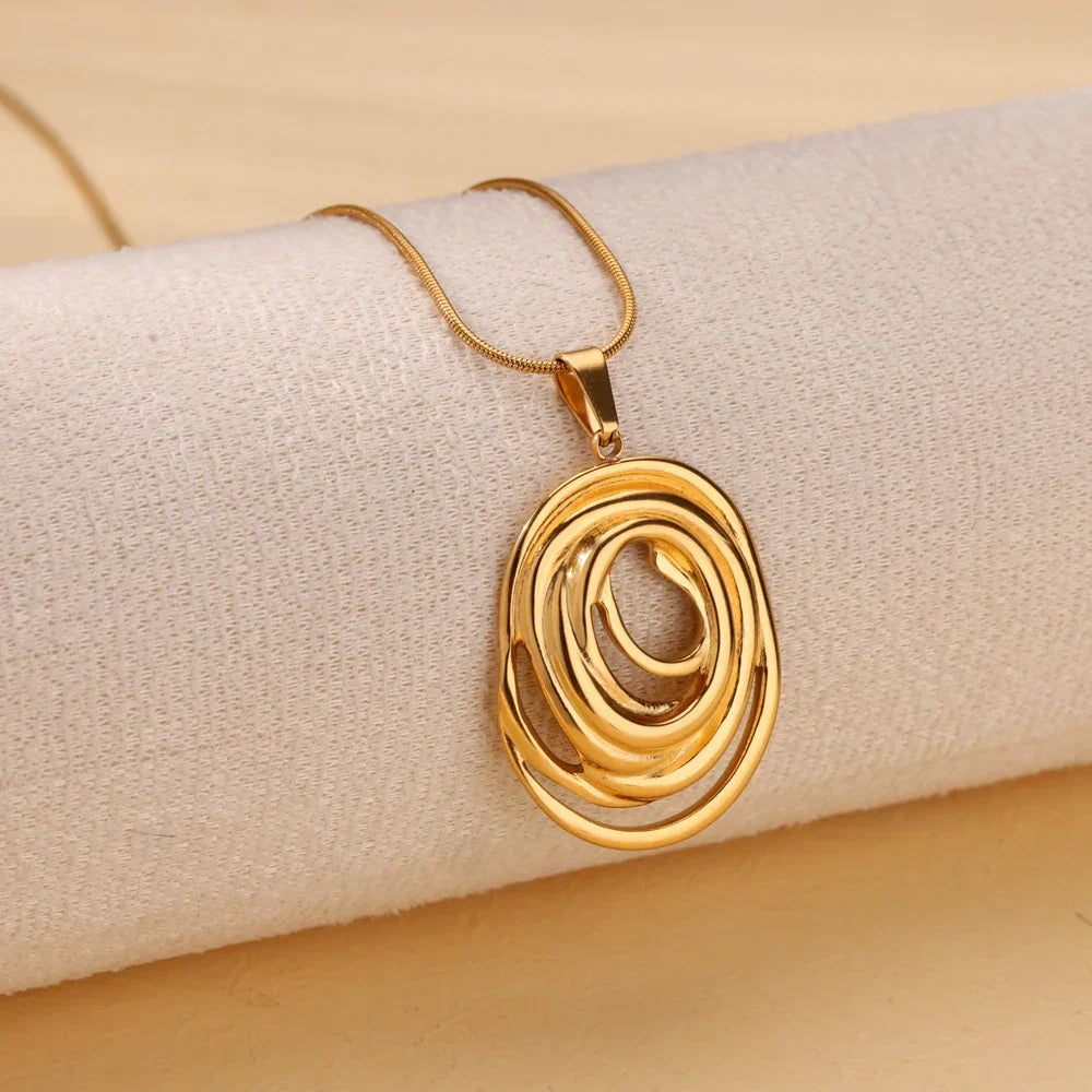 Colar com Pingente Oval