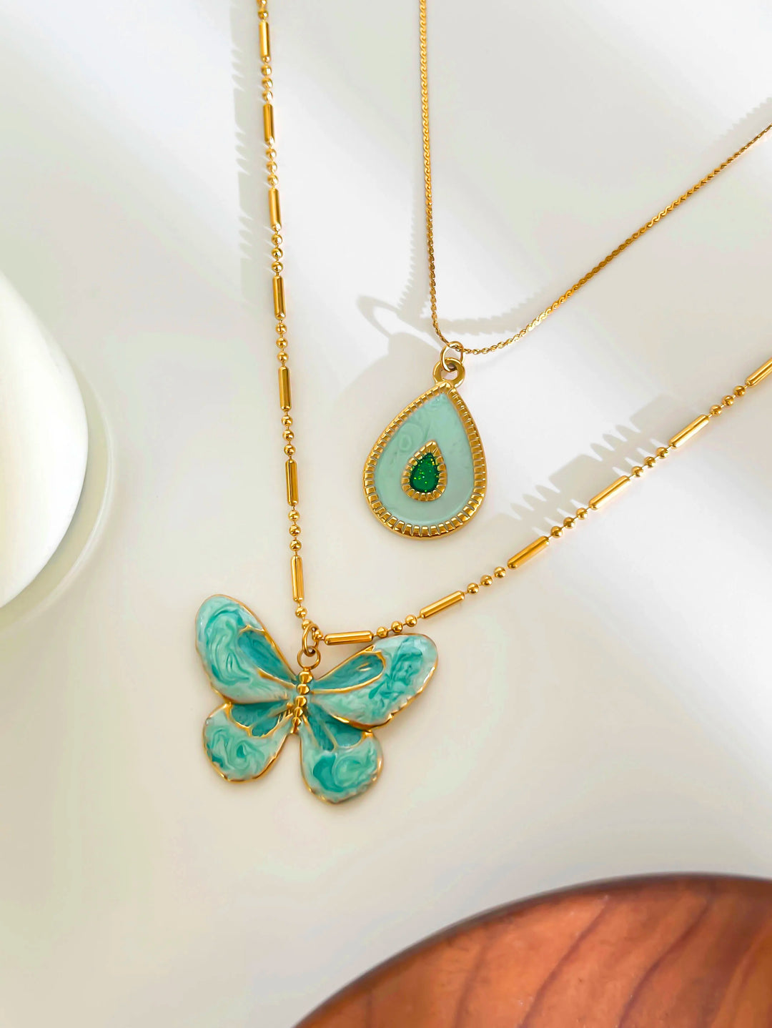 Conjunto de Colar em Camadas Bonito com Borboleta e Gota
