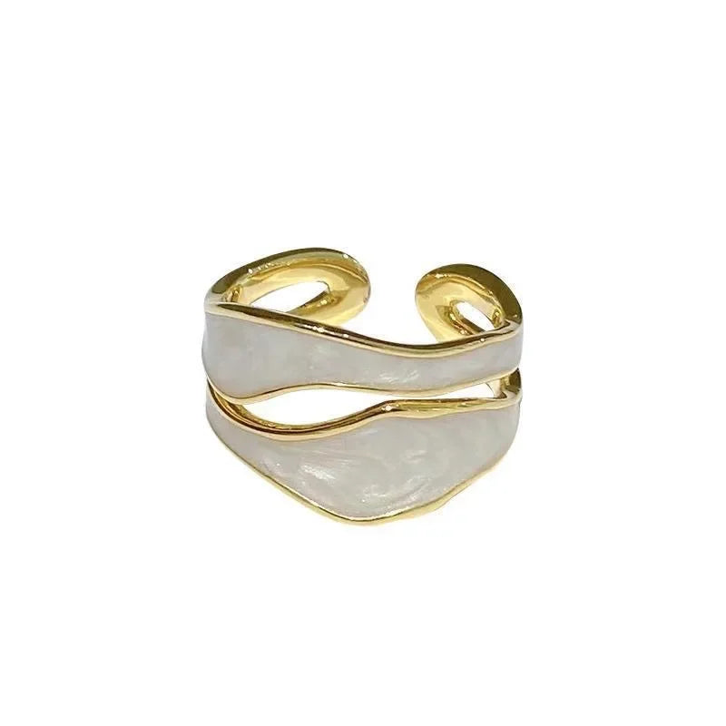 Anéis de Ouro Modernos com Diferentes Designs