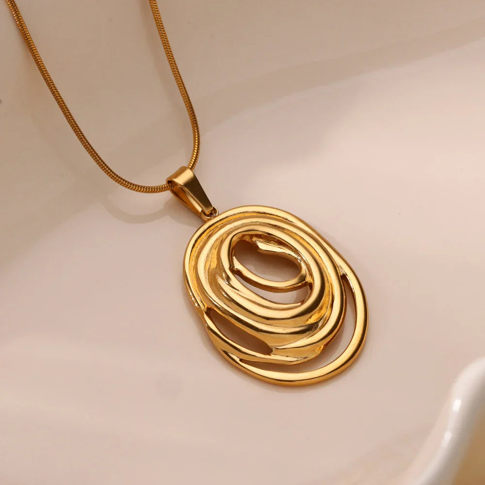 Colar com Pingente Oval