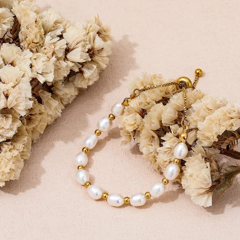 Pulseira Elegante de Pérolas e Ouro