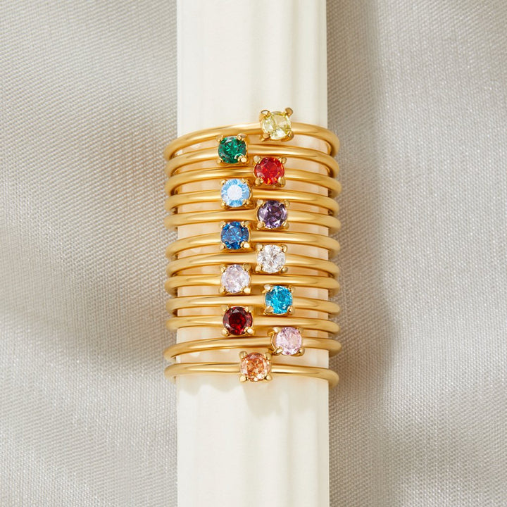 Anéis de Ouro com Pedra do Mês