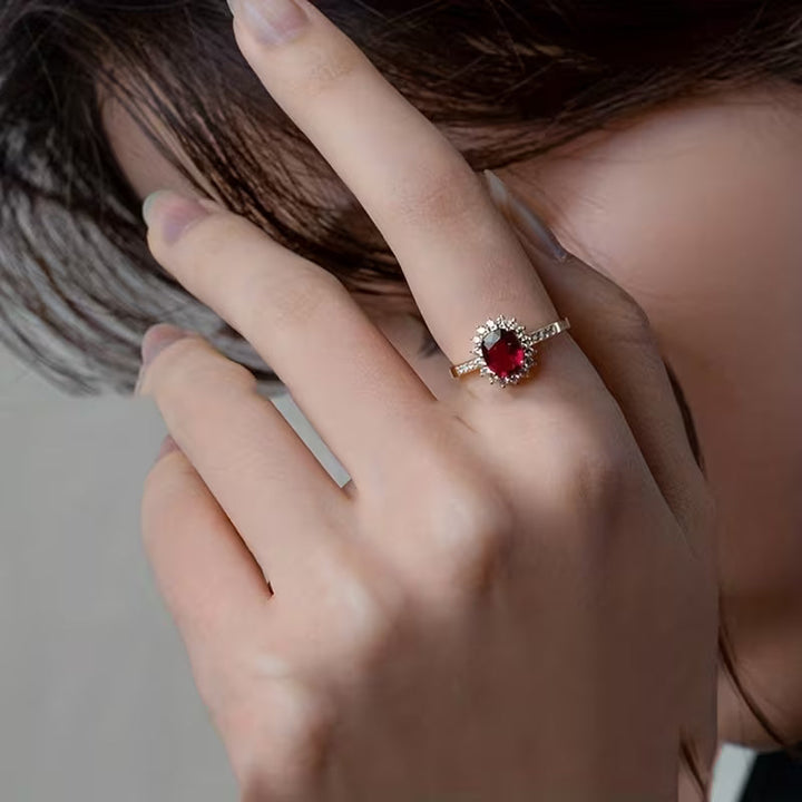 Anel Sofisticado de Ouro Vermelho