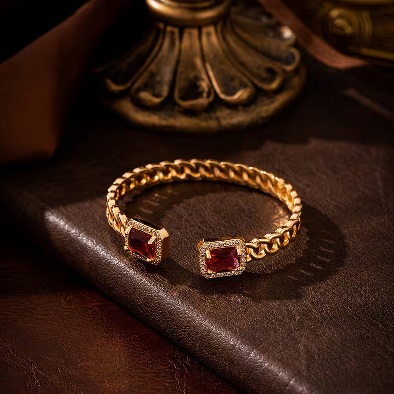 Pulseira de Cuff em Ouro Rubi Sofisticada