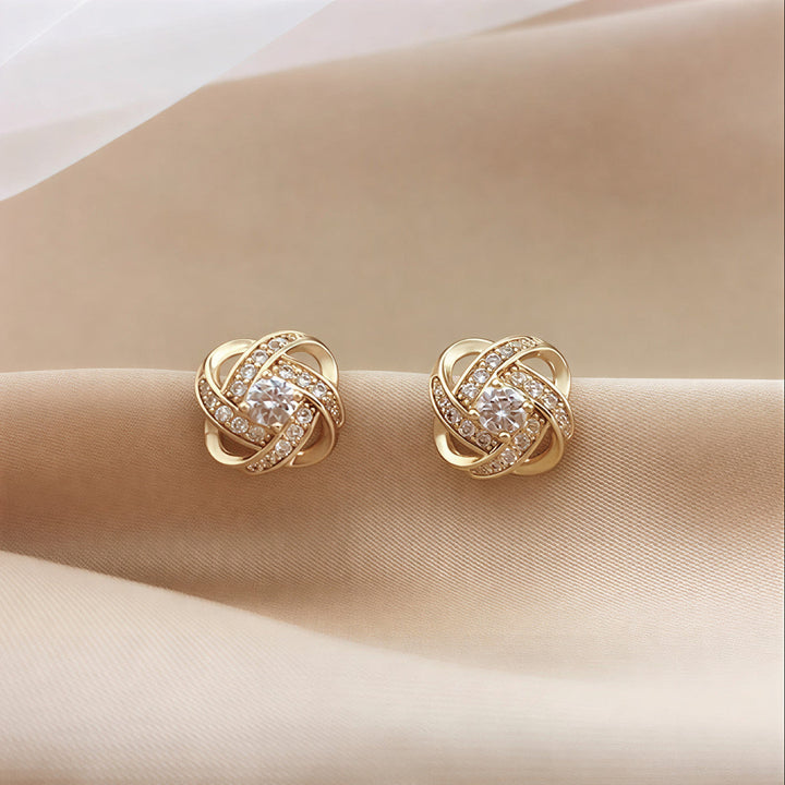 Brincos Elegantes de Prata com Flores