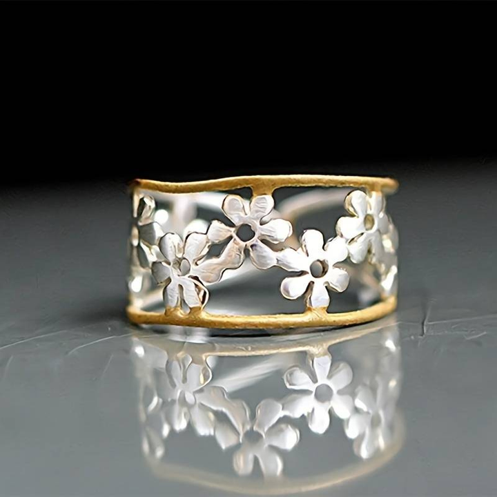 Anel Dourado Floral em Camadas