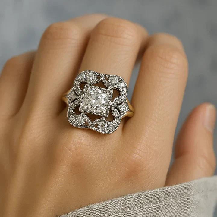 Anel de Ouro com Zircônia Vintage Elegante