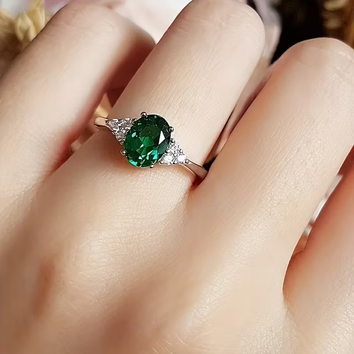 Anel de Promessa de Zircônia Esmeralda Elegante