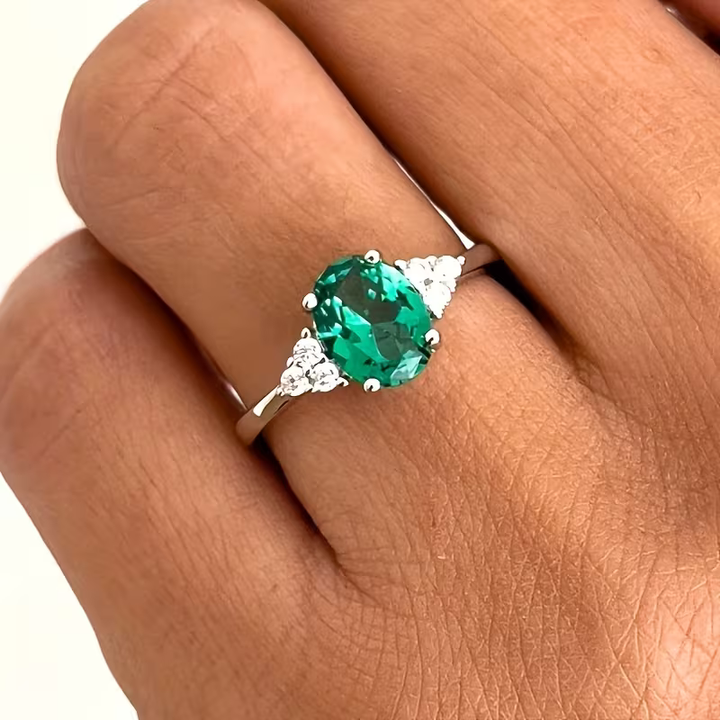 Anel de Promessa de Zircônia Esmeralda Elegante