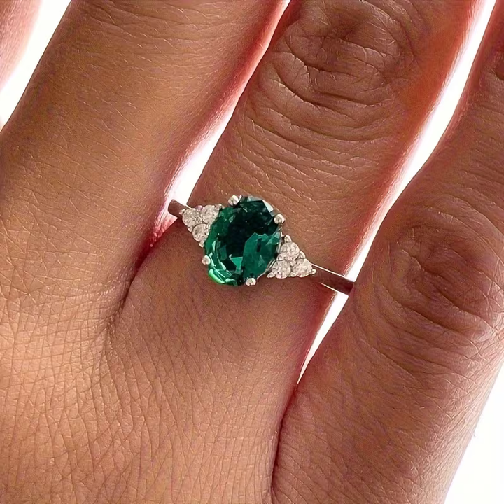 Anel de Promessa de Zircônia Esmeralda Elegante