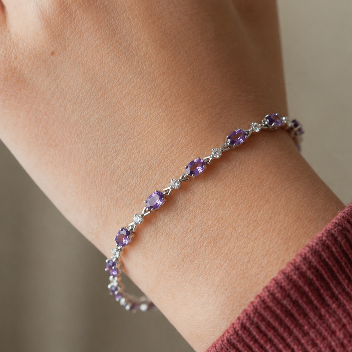Pulseira de Corrente em Ouro Branco com Ametista Elegante