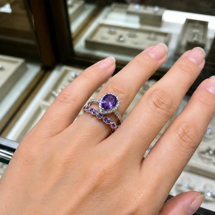 Conjunto Elegante de Ouro com Ametista em Forma de Gota