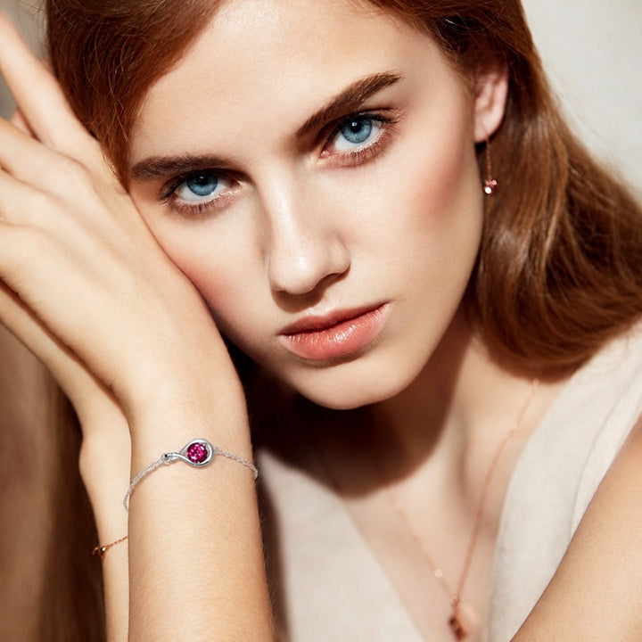 Pulseira de Ouro Branco Infinito Elegante com Rubi