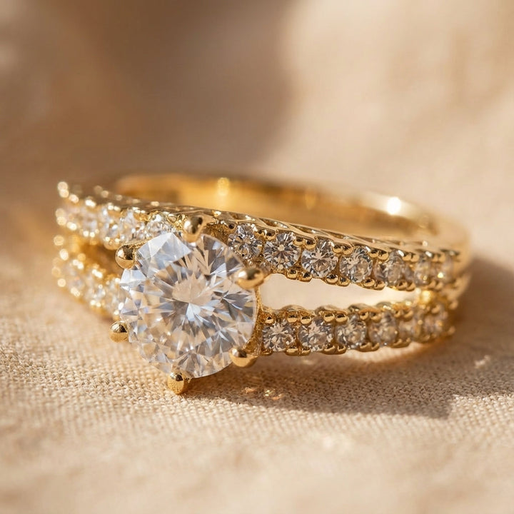 Anel Dourado Vintage Sofisticado