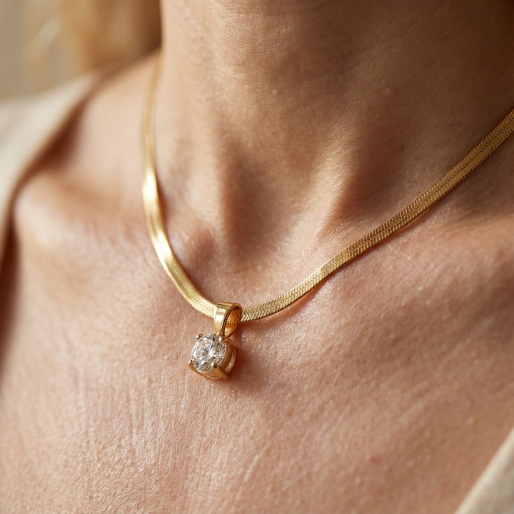 Colar de Strass Dourado Sereno