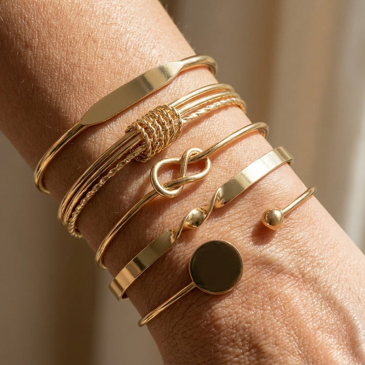 Conjunto de Pulseiras Douradas Estilosas